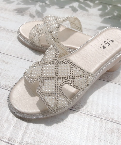 Noubel Voug Relax（ヌーベルヴォーグリラックス）の「ビジューデザインフラットサンダル（サンダル・レディース・ベージュ/ブラック・M/S/L/LL）」の17枚目の写真