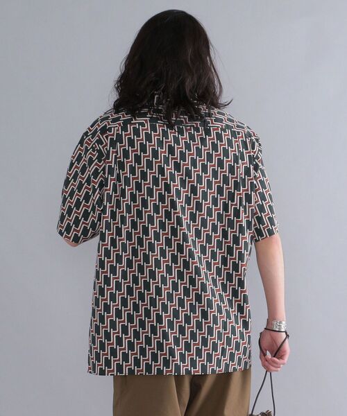 SHIPS(シップス)の「*SHIPS: ジオメトリック / ドット 総柄 リラックスフィット オープンカラー シャツ(シャツ/ブラウス・メンズ・ブラック/ブラウン/イエロー・SMALL/MEDIUM/LARGE)」の16枚目の写真