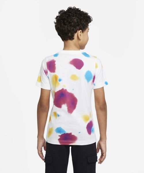 NIKE（ナイキ）の「ナイキ スポーツウェア ジュニア Tシャツ / Nike Sportswear Big Kids' T-Shirt（Tシャツ/カットソー・キッズ・ホワイト・M/L/XL/XS/S）」の4枚目の写真