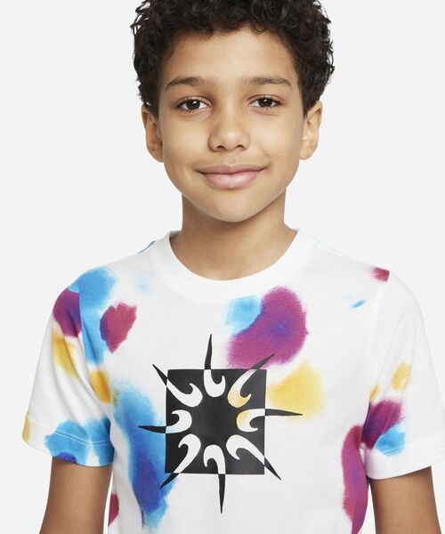 NIKE（ナイキ）の「ナイキ スポーツウェア ジュニア Tシャツ / Nike Sportswear Big Kids' T-Shirt（Tシャツ/カットソー・キッズ・ホワイト・M/L/XL/XS/S）」の3枚目の写真