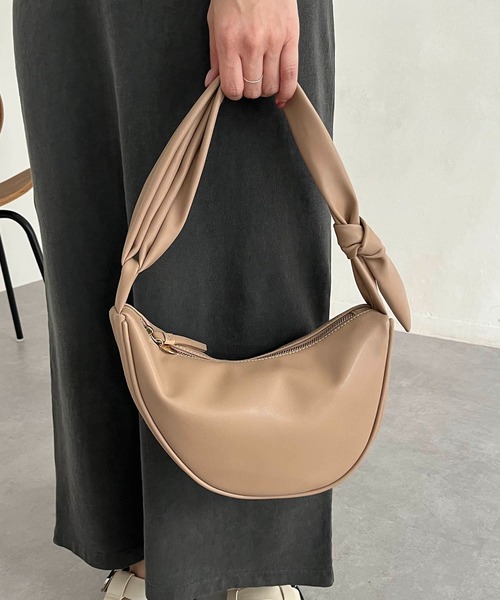 CAPRICIEUX LE'MAGE（カプリシューレマージュ）の「ソフトムーンショルダーバッグ（ショルダーバッグ・レディース・ベージュ/アイボリー/ブラック・FREE）」の6枚目の写真