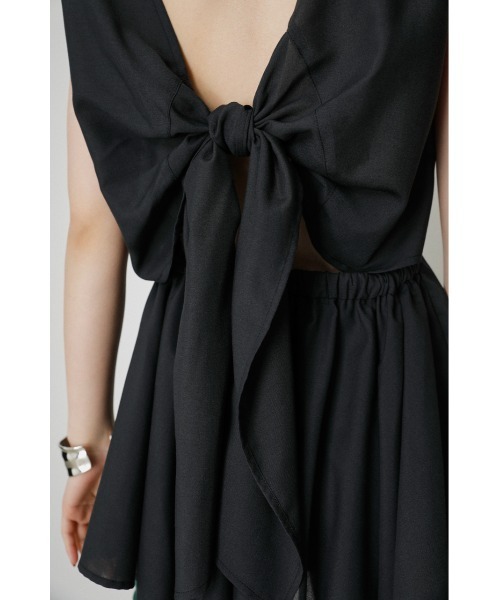 AZUL by moussy（アズールバイマウジー）の「BACK TIE PEPLUM BLOUSE/バックタイペプラムブラウス（タンクトップ・レディース・ブラック/ライトベージュ・MEDIUM/SMALL）」の15枚目の写真