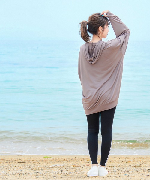 Fashion Letter（ファッションレター）の「ユニセックスuvカットラッシュプルオーバー（ラッシュガード・レディース・ブラック/モカ/ネイビー・FREE）」の5枚目の写真