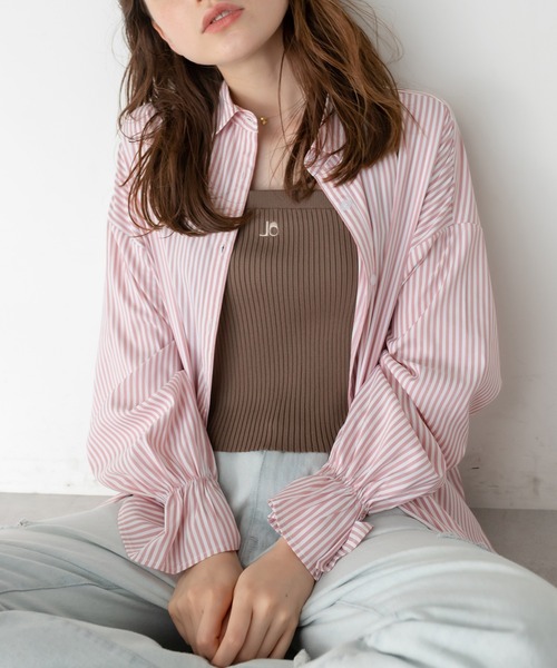 OLIVE des OLIVE（オリーブデオリーブ）の「カラフルストライプゆるシャツ（シャツ/ブラウス・レディース・オフホワイト/ピンク/ブラウン/サックスブルー・FREE）」の4枚目の写真