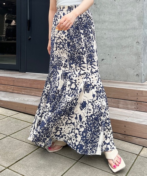 Vicente（ヴィセンテ）の「Garden maxi skirt（スカート・レディース・ブラック/ネイビー・FREE）」の3枚目の写真