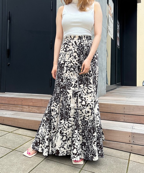 Vicente（ヴィセンテ）の「Garden maxi skirt（スカート・レディース・ブラック/ネイビー・FREE）」の6枚目の写真