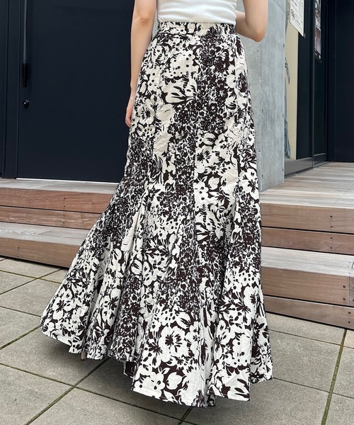 Vicente（ヴィセンテ）の「Garden maxi skirt（スカート・レディース・ブラック/ネイビー・FREE）」の4枚目の写真