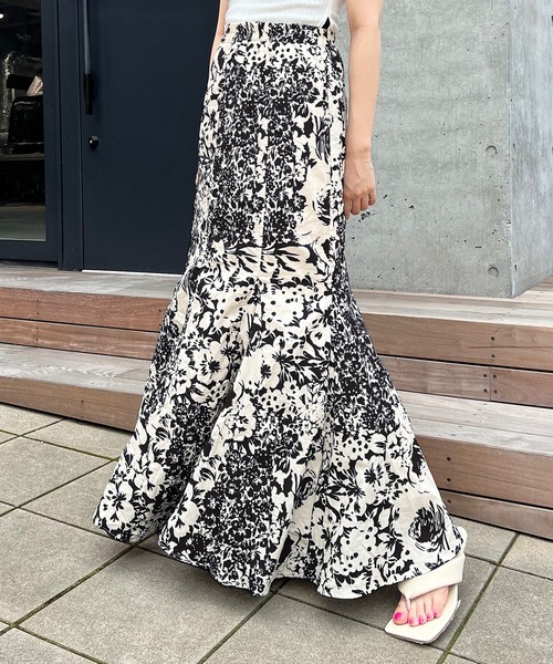 Vicente（ヴィセンテ）の「Garden maxi skirt（スカート・レディース・ブラック/ネイビー・FREE）」の10枚目の写真