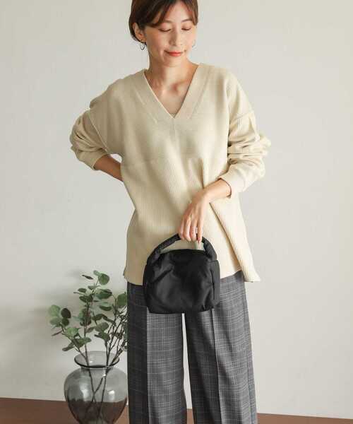 URBAN RESEARCH DOORS(アーバンリサーチドアーズ)の「ラゲットリブVネックプルオーバー(Tシャツ/カットソー・レディース・ライトベージュ/ブラック系その他/モカ・MEDIUM)」の4枚目の写真