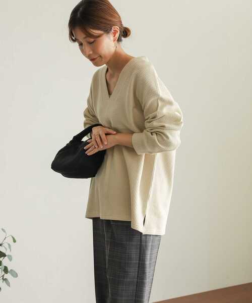 URBAN RESEARCH DOORS(アーバンリサーチドアーズ)の「ラゲットリブVネックプルオーバー(Tシャツ/カットソー・レディース・ライトベージュ/ブラック系その他/モカ・MEDIUM)」の6枚目の写真