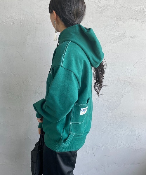 SMITH'S（スミス）の「【CLASSY. 3月号掲載】[SMITH'S/スミス] 別注 ペインターバックポケット スウェットパーカー（パーカー・レディース・グリーン/ナチュラル/ブラック・M/S/L）」の21枚目の写真