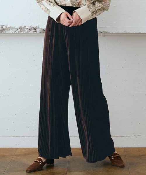 MEDE19F(メデジュウキュウ)の「MEDE19F プリーツベロアパンツ(その他パンツ・レディース・ブラウン/グリーン・MEDIUM/LARGE/X-LARGE/XX-LARGE)」の2枚目の写真