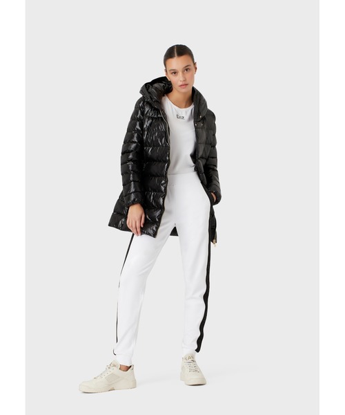 EMPORIO ARMANI EA7(エンポリオアルマーニイーエーセブン)の「【エンポリオ アルマーニ EA7】Winter Jackets フード付きパファージャケット 中綿入り(ダウンジャケット/コート・レディース・ブラック・MEDIUM/SMALL/X-SMALL)」の4枚目の写真