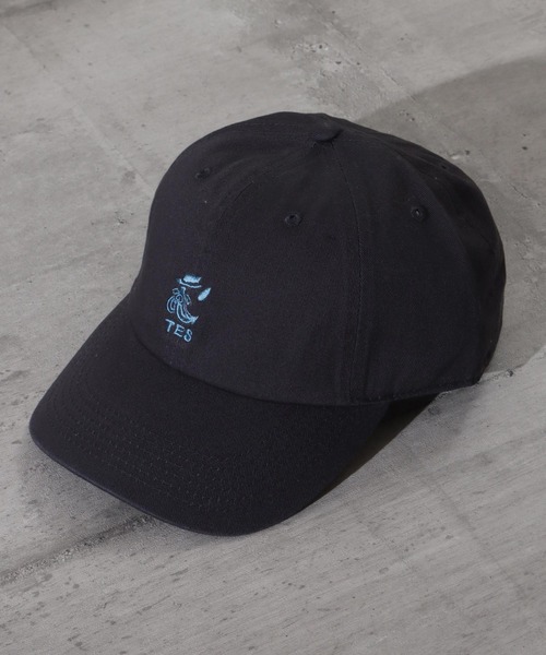 The Endless Summer（エンドレスサマー）の「TES BUHI EMB LOW CAP / キャップ（キャップ・メンズ・ベージュ/ライトグレー/A/チャコール/サックスブルー/パープル/ブラック/ネイビー/オリーブ/ブルー/サーモンピンク/ダークオレンジ・FREE）」の4枚目の写真