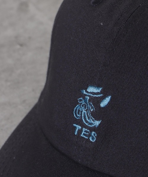 The Endless Summer（エンドレスサマー）の「TES BUHI EMB LOW CAP / キャップ（キャップ・メンズ・ベージュ/ライトグレー/A/チャコール/サックスブルー/パープル/ブラック/ネイビー/オリーブ/ブルー/サーモンピンク/ダークオレンジ・FREE）」の22枚目の写真