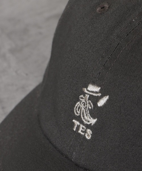 The Endless Summer（エンドレスサマー）の「TES BUHI EMB LOW CAP / キャップ（キャップ・メンズ・ベージュ/ライトグレー/A/チャコール/サックスブルー/パープル/ブラック/ネイビー/オリーブ/ブルー/サーモンピンク/ダークオレンジ・FREE）」の18枚目の写真