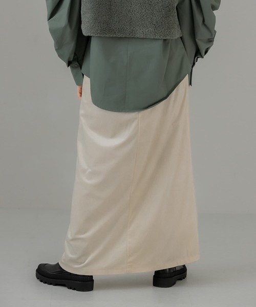 KBF（ケイビーエフ）の「ベロアセミフレアスカート（スカート・レディース・ライトベージュ/ブルー/ブラック・ONE）」の5枚目の写真