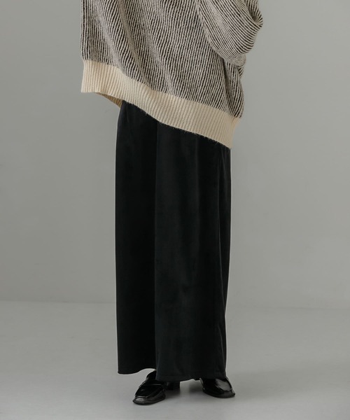 KBF（ケイビーエフ）の「ベロアセミフレアスカート（スカート・レディース・ライトベージュ/ブルー/ブラック・ONE）」の9枚目の写真