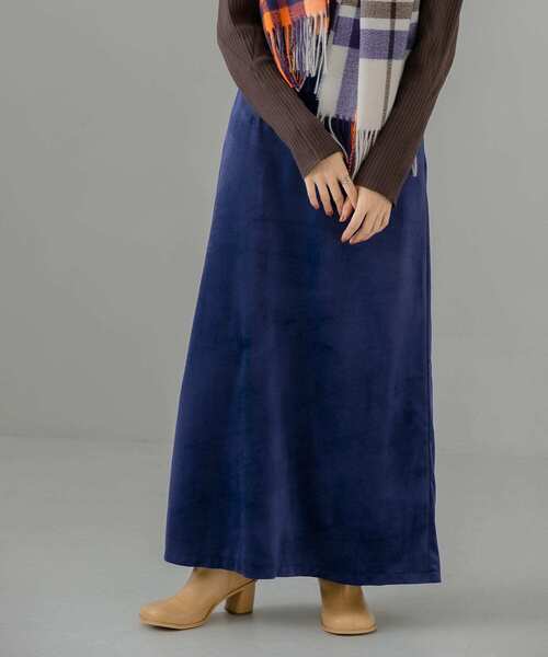 KBF（ケイビーエフ）の「ベロアセミフレアスカート（スカート・レディース・ライトベージュ/ブルー/ブラック・ONE）」の16枚目の写真