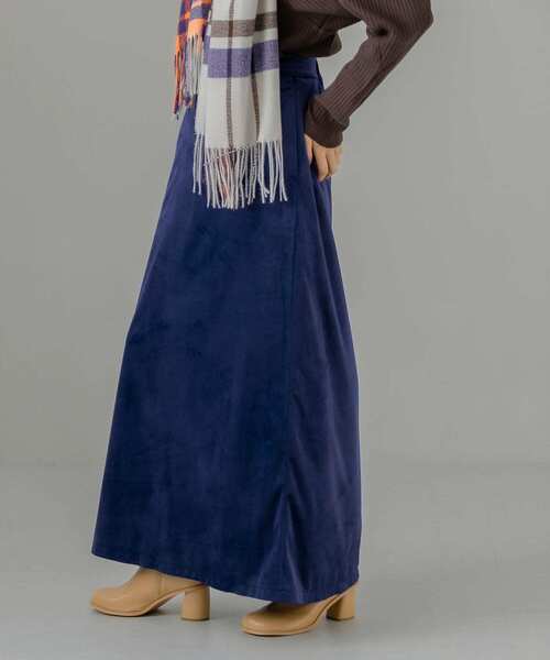 KBF（ケイビーエフ）の「ベロアセミフレアスカート（スカート・レディース・ライトベージュ/ブルー/ブラック・ONE）」の17枚目の写真