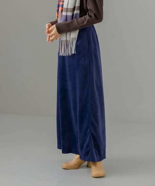 KBF（ケイビーエフ）の「ベロアセミフレアスカート（スカート・レディース・ライトベージュ/ブルー/ブラック・ONE）」の18枚目の写真