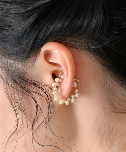 Kana（カナ）の「パール アーチ ゴールド シルバー 結婚式 お呼ばれ イヤーカフ（イヤーカフ・レディース・シルバー/ゴールド・フリー）」の4枚目の写真