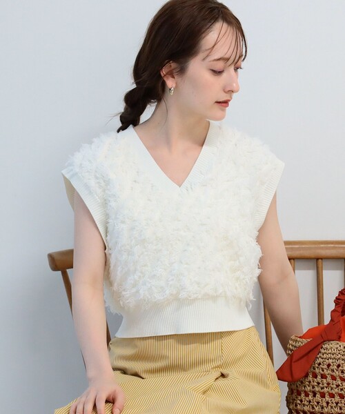 Ray BEAMS(レイビームス)の「Ray BEAMS / フリンジ Vネック ベスト(ベスト・レディース・オフホワイト/ブラック・ONE SIZE)」の14枚目の写真