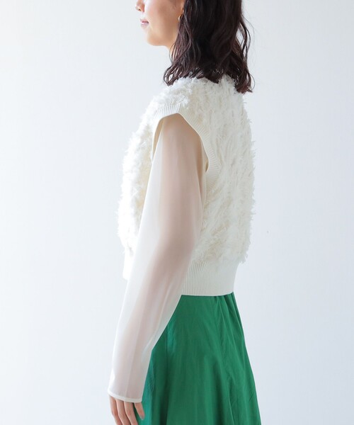 Ray BEAMS(レイビームス)の「Ray BEAMS / フリンジ Vネック ベスト(ベスト・レディース・オフホワイト/ブラック・ONE SIZE)」の17枚目の写真