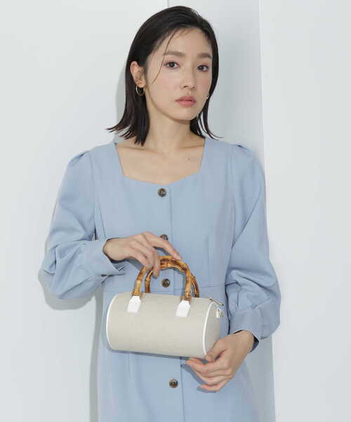 NATURAL BEAUTY BASIC(ナチュラルビューティーベーシック)の「【Oggi掲載】バンブーロールボストン(ショルダーバッグ・レディース・ブラウン/オフホワイト・フリ-)」の4枚目の写真