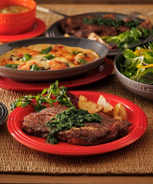 チェリーLE CREUSET 23センチお皿 Amazon.co.jp: ル・クルーゼ(Le Creuset) 皿 ラウンド・プレート