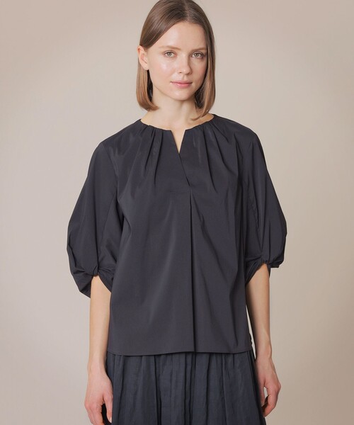 MACKINTOSH LONDON(マッキントッシュ ロンドン)の「コットンナイロンストレッチパフスリーブブラウス(シャツ/ブラウス・レディース・オフホワイト/ネイビー/ブルー系その他4/ベージュ系その他/ピンク系その他2・38)」の4枚目の写真