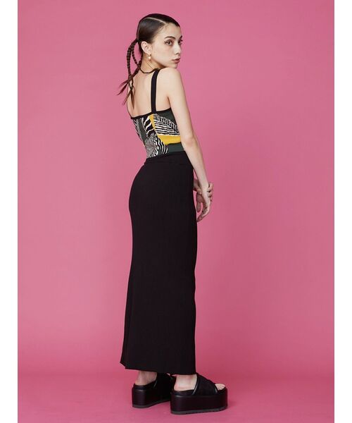 EVRIS（エヴリス）の「ディープスリットリブロングスカート【セットアップ着用可能】（スカート・レディース・ブラック/ネイビー/オレンジ・FREE）」の5枚目の写真