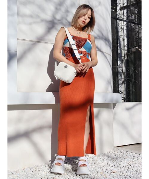 EVRIS（エヴリス）の「ディープスリットリブロングスカート【セットアップ着用可能】（スカート・レディース・ブラック/ネイビー/オレンジ・FREE）」の11枚目の写真