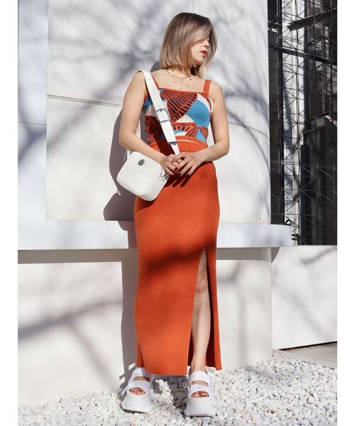 EVRIS（エヴリス）の「ディープスリットリブロングスカート【セットアップ着用可能】（スカート・レディース・ブラック/ネイビー/オレンジ・FREE）」の12枚目の写真