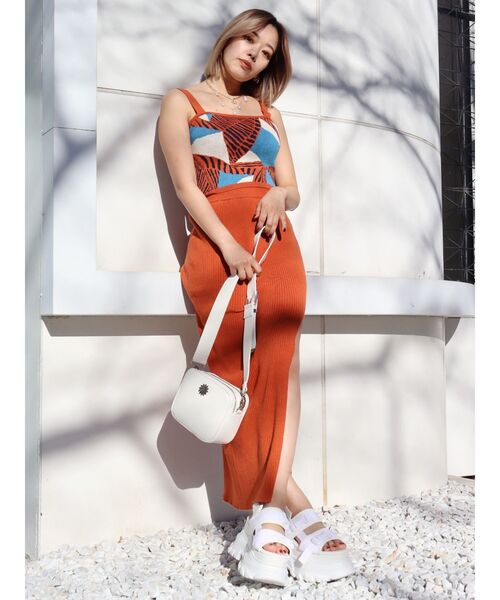 EVRIS（エヴリス）の「ディープスリットリブロングスカート【セットアップ着用可能】（スカート・レディース・ブラック/ネイビー/オレンジ・FREE）」の13枚目の写真