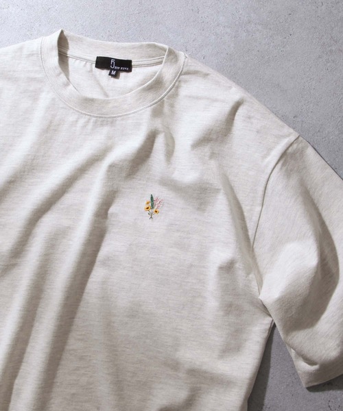 ZIP FIVE（ジップファイブ）の「【ZIP FIVE】【FLOUR ARTS】 花刺繍 ＆ フラワープリント ビッグシルエット 半袖Tシャツ 【ユニセックス】（Tシャツ/カットソー・レディース・ホワイト/ブラック/クリーム/ホワイト×グリーン/ホワイト×ブルー/オートミール/ブラック系/グレー系/ベージュ系/アイボリー系/ネイビー系/杢グレー/ネイビー・SMALL/MEDIUM/LARGE）」の9枚目の写真
