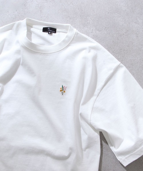 ZIP FIVE（ジップファイブ）の「【ZIP FIVE】【FLOUR ARTS】 花刺繍 ＆ フラワープリント ビッグシルエット 半袖Tシャツ 【ユニセックス】（Tシャツ/カットソー・レディース・ホワイト/ブラック/クリーム/ホワイト×グリーン/ホワイト×ブルー/オートミール/ブラック系/グレー系/ベージュ系/アイボリー系/ネイビー系/杢グレー/ネイビー・SMALL/MEDIUM/LARGE）」の2枚目の写真