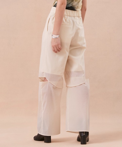 PUBLIC TOKYO(パブリックトウキョウ)の「【岐阜県産】スリットシアーナイロンパンツ/カーゴパンツ(カーゴパンツ・レディース・ホワイト/オレンジ・FREE)」の10枚目の写真