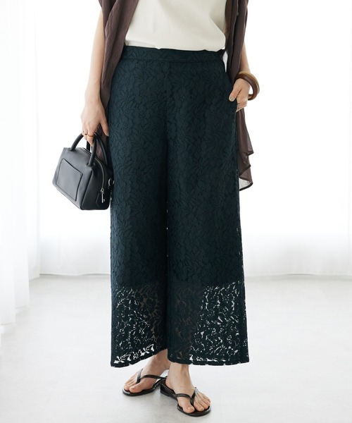 CRAFT STANDARD BOUTIQUE(クラフトスタンダードブティック)の「花柄レースイージーパンツ(その他パンツ・レディース・チャコールグレー/オフホワイト・FREE)」の1枚目の写真