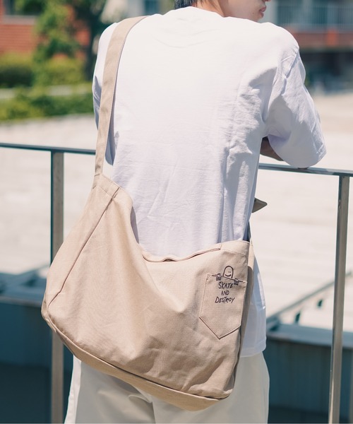 THRASHER(スラッシャー)の「CANVAS Shoulder Bag/スラッシャーキャンバスショルダーバッグ(ショルダーバッグ・メンズ・ブラック/グレー/ホワイト/ベージュ/ブラック系その他/ホワイト系その他2/ブラック系その他2/ホワイト系その他・FREE)」の16枚目の写真