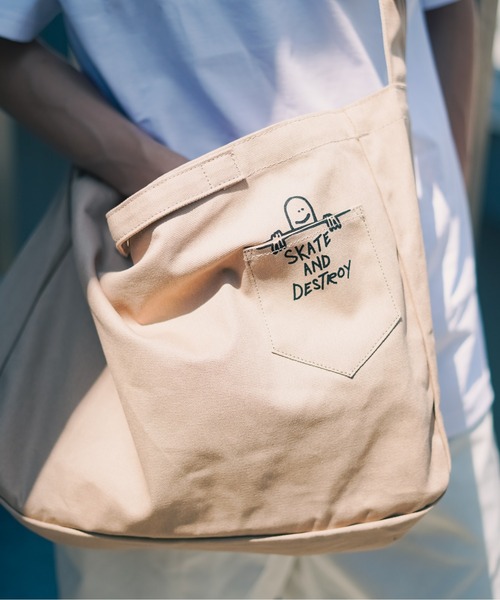 THRASHER(スラッシャー)の「CANVAS Shoulder Bag/スラッシャーキャンバスショルダーバッグ(ショルダーバッグ・メンズ・ブラック/グレー/ホワイト/ベージュ/ブラック系その他/ホワイト系その他2/ブラック系その他2/ホワイト系その他・FREE)」の17枚目の写真