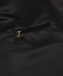 CULLNI（クルニ）の「23-AW-030 Satin Mix Pocket Pullover（T