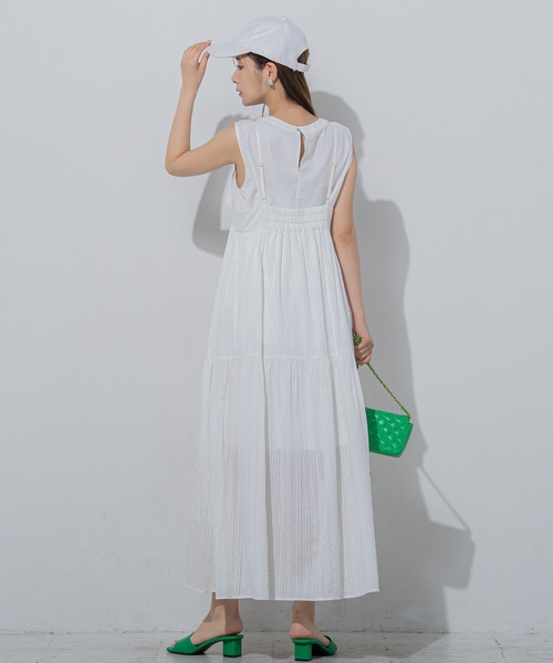 VICKY（ビッキー）の「【涼し気で夏にぴったり】ドビーストライプキャミワンピース《手洗い可能》（ワンピース・レディース・ホワイト/ブラック/ブルー・M）」の6枚目の写真