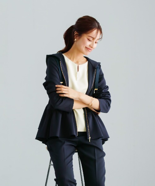 Emilyan（エミリアン）の「無敵のパーカー【洗える・UV CUT･ストレッチ・軽量・接触冷感】ハイストレッチダンボールニット・ティアードフリルパーカー（パーカー・レディース・ライトベージュ/グレイッシュベージュ/ブラック/ネイビー・S/M/L/LL）」の13枚目の写真