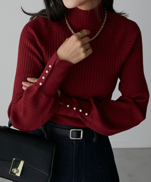 Anss.me（アンスミー）の「【Anss.me】【吸湿発熱】袖口パールボタンハイネックリブニットプルオーバー（ニット/セーター・レディース・バーガンディー/ブラック/アイボリー/チャコールグレー/モカ・FREE）」の5枚目の写真