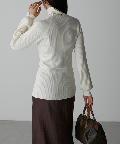 Anss.me（アンスミー）の「【Anss.me】【吸湿発熱】袖口パールボタンハイネックリブニットプルオーバー（ニット/セーター・レディース・バーガンディー/ブラック/アイボリー/チャコールグレー/モカ・FREE）」の8枚目の写真