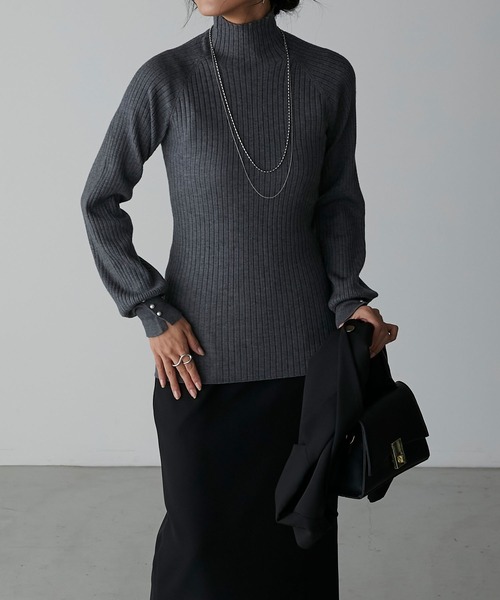 Anss.me（アンスミー）の「【Anss.me】【吸湿発熱】袖口パールボタンハイネックリブニットプルオーバー（ニット/セーター・レディース・バーガンディー/ブラック/アイボリー/チャコールグレー/モカ・FREE）」の22枚目の写真