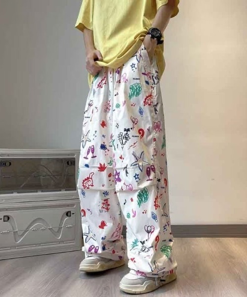MGV（エムジーヴィー）の「グラフィティプリントパラシュートパンツ（その他パンツ・メンズ・ホワイト・MEDIUM/LARGE/X-LARGE）」の4枚目の写真