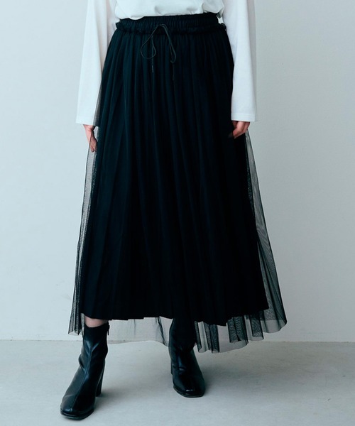 IEDIT（イディット）の「ＩＥＤＩＴ　プリーツデザインのチュールレイヤードスカート（スカート・レディース・ブラック/グレー系その他/グリーン系その他・LARGE/X-LARGE/XX-LARGE/MEDIUM）」の2枚目の写真