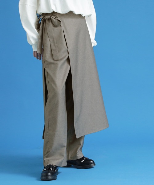 kOhAKU（コハク）の「【廃盤】『ラップ付きストレートワイドパンツ』（スラックス・レディース・ブラック/グレー・2/1）」の2枚目の写真